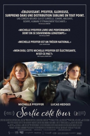 Sortie c�t� tour - French Exit ('20)